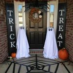 decorating ideas for halloween front porch front porch decor IBHYVOT