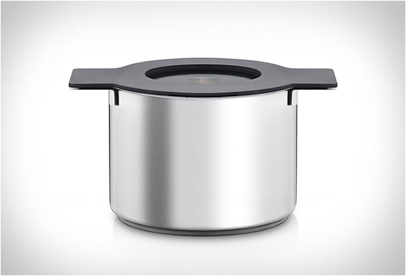 Design cooking pots eva-solo-gravity-cooking-pot-2.jpg | image VFWANDA