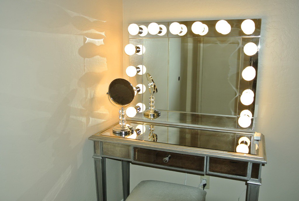 makeup mirrors with lights see yourself clearly lighted makeup mirrors - blake lockwood - medium BAVLYDU