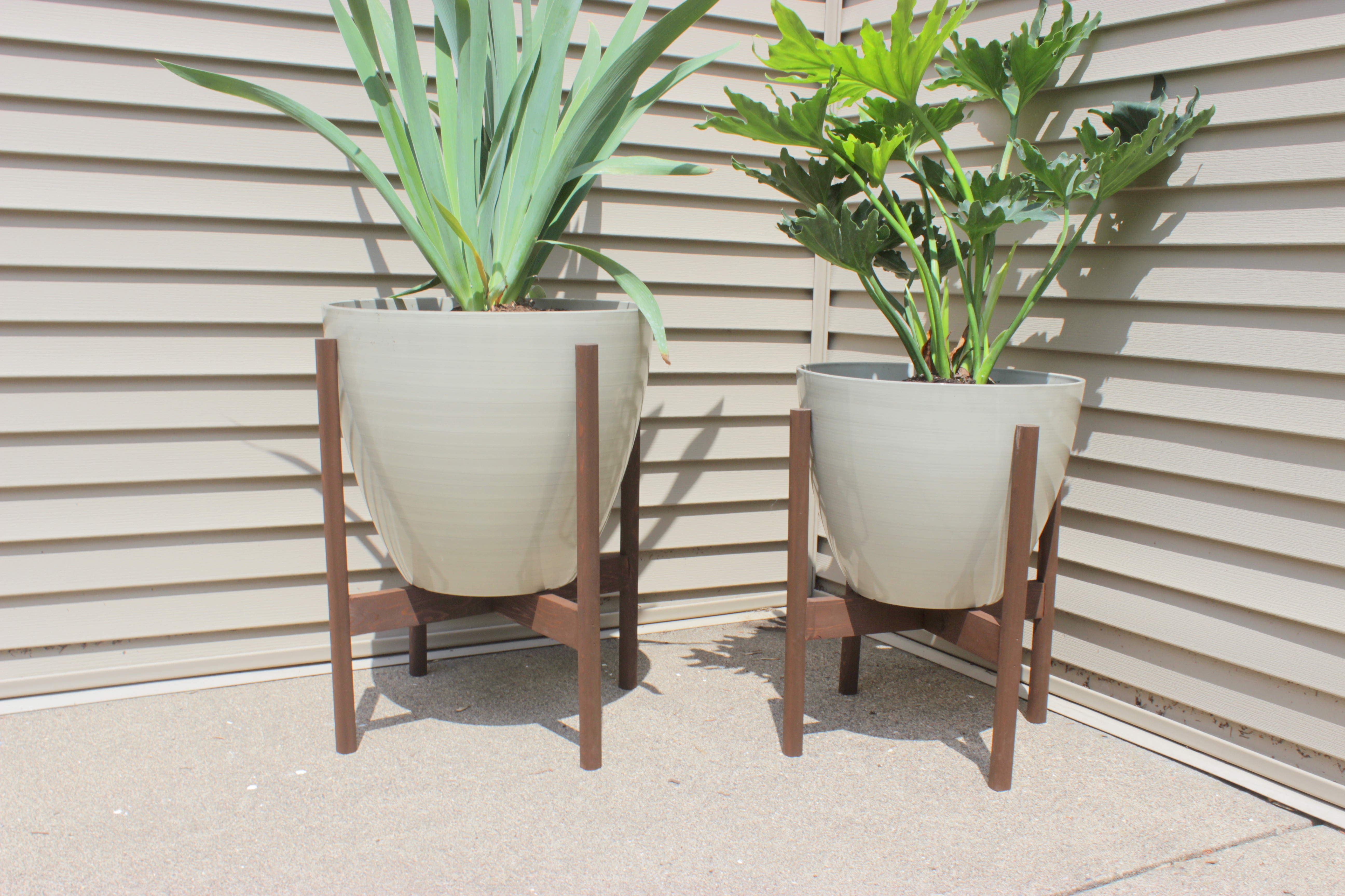 modern planters ideas diy modern planter stands | home coming for remodelaholic.com CKMFMYT