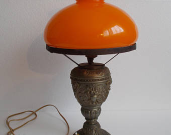 Antique and classic table lamps – set
  timeless accents