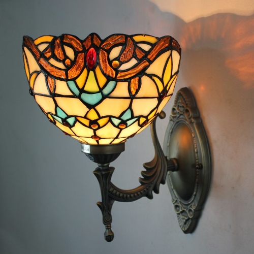 Tiffany wall lights – visible glass works of art with cozy light