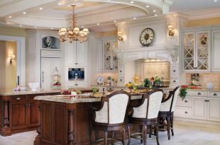 Large Traditional White Kitchen With Tray Ceiling