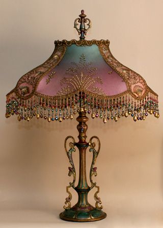Art Nouveau style victorian lampshade - this site has so many