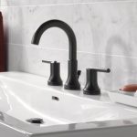 Trinsic® Bathroom Widespread Bathroom Faucet with Drain Assembly and  Diamond Seal Technology