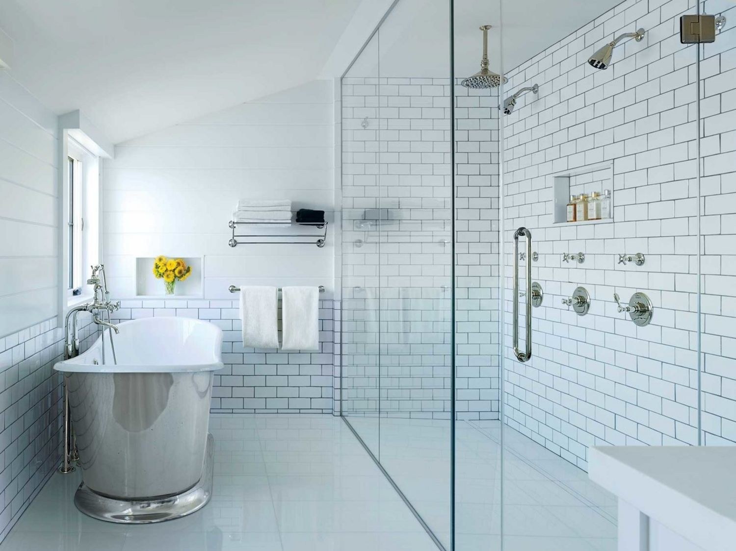9 Space-Saving Ideas for Your Small Bathroom