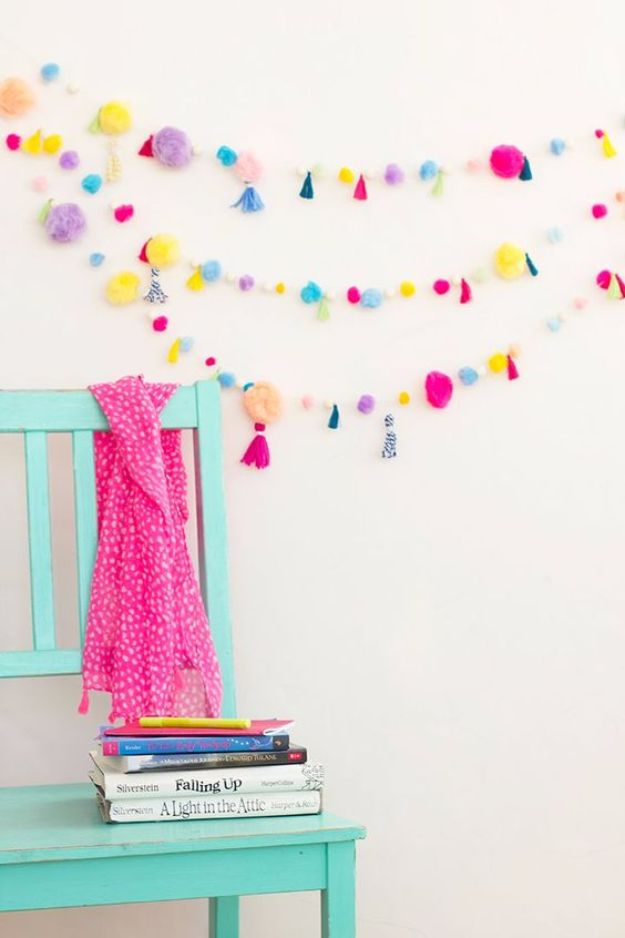 Best DIY Room Decor Ideas for Teens and Teenagers - DIY Pom Pom Tassel  Garland -