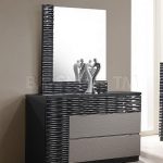 Lacquer Dresser Mirrors With Gorgeous Designs