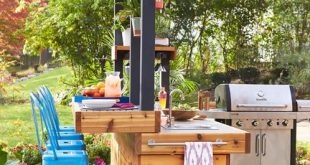 Outdoor Bar and Grill