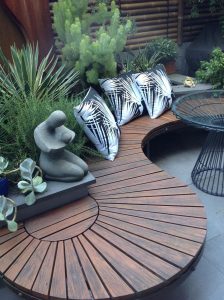 Interesting outdoor seating and table. with garden builtin - Gardening  Choice Org