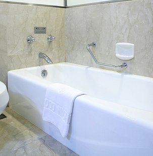 alcove bathtub