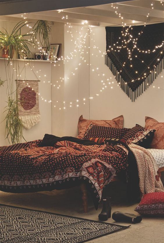 22 Ways To Decorate With String Lights For The Coolest Bedroom | Do