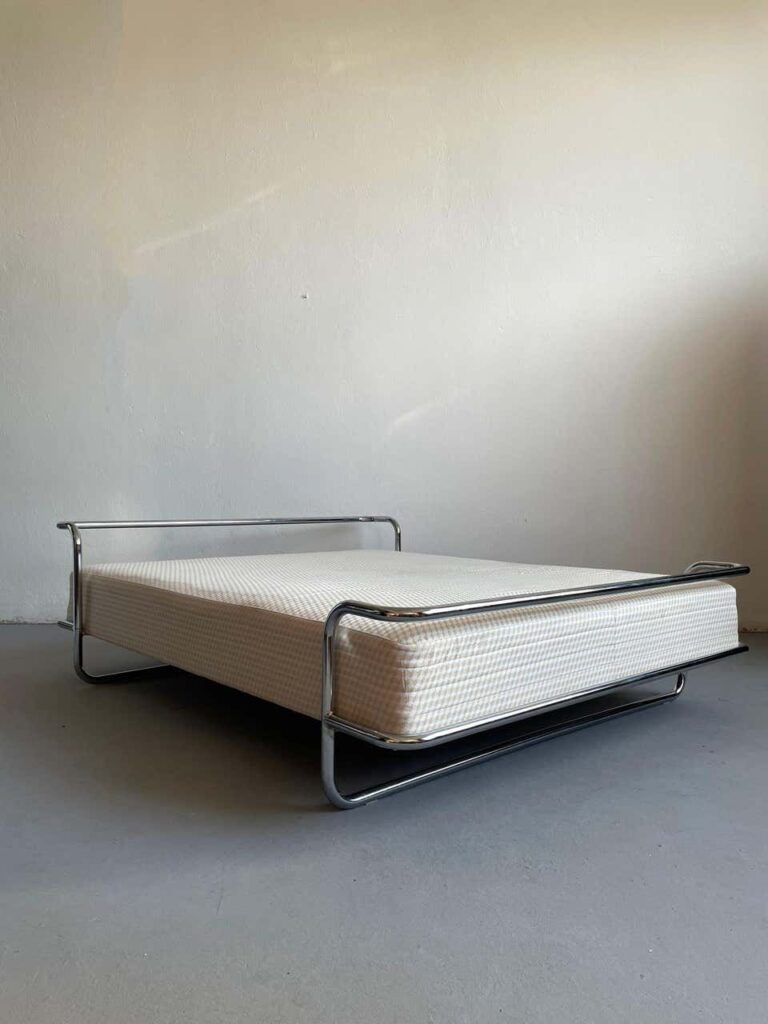 1698454975_King-Sized-Bed.jpg