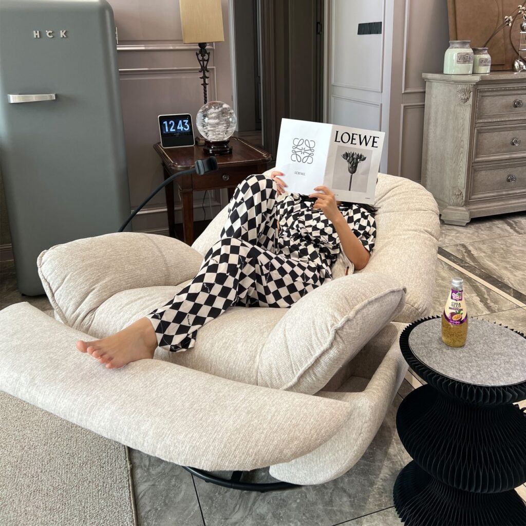1698457985_Recliner-Chair.jpg