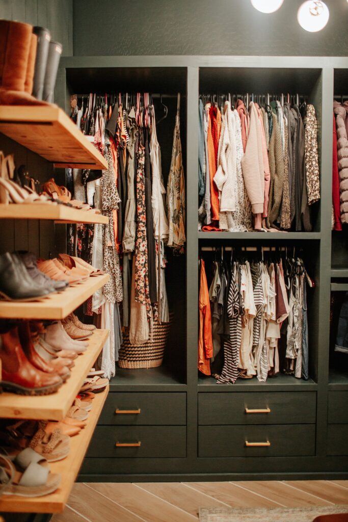 1698459532_Walk-In-Closet.jpg
