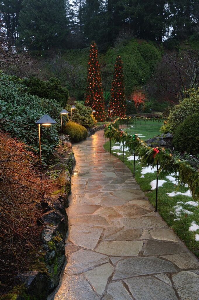 1698465279_Low-Voltage-Led-Landscape-Lighting.jpg