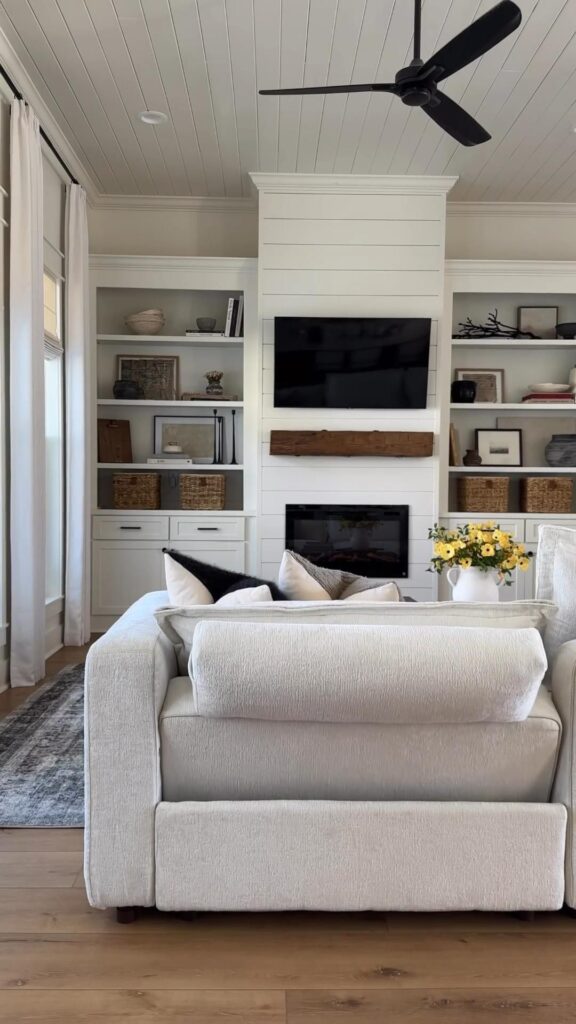 1698467107_Recliner-Couch.jpg
