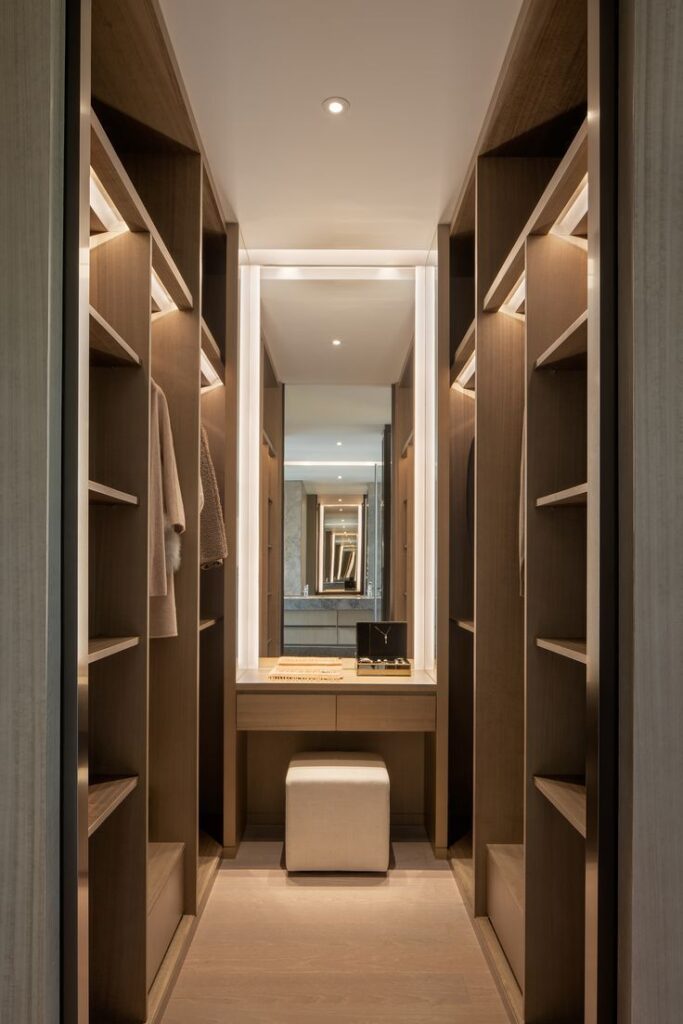 1698468639_Walk-In-Closet.jpg
