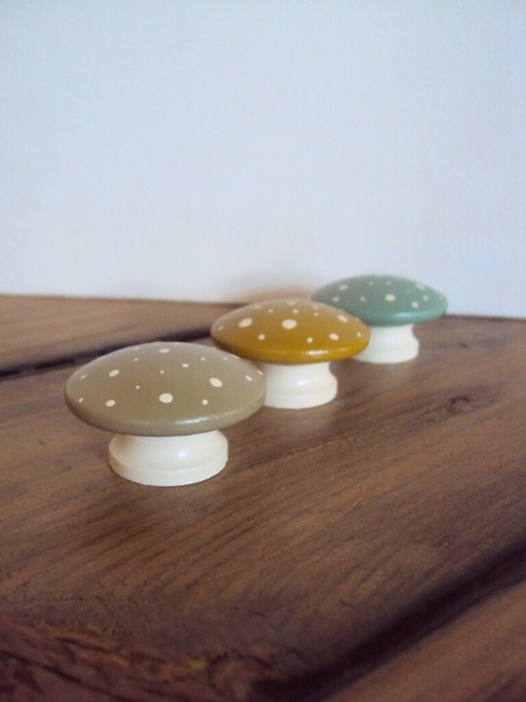 1698471839_Dresser-Knobs.jpg