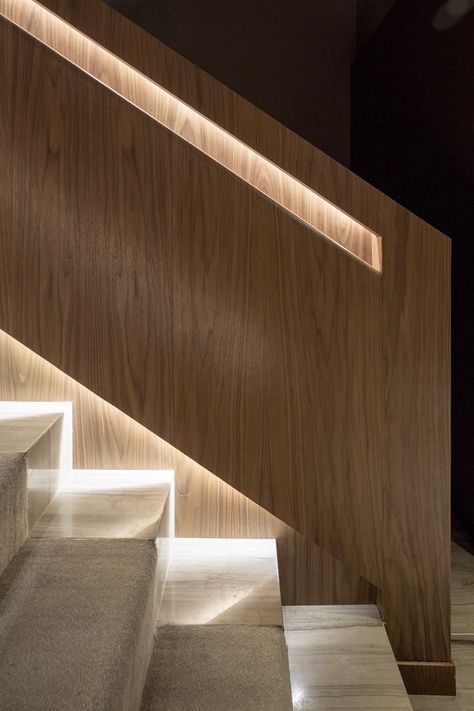 1698473028_Interior-Led-Stair-Lighting.jpg