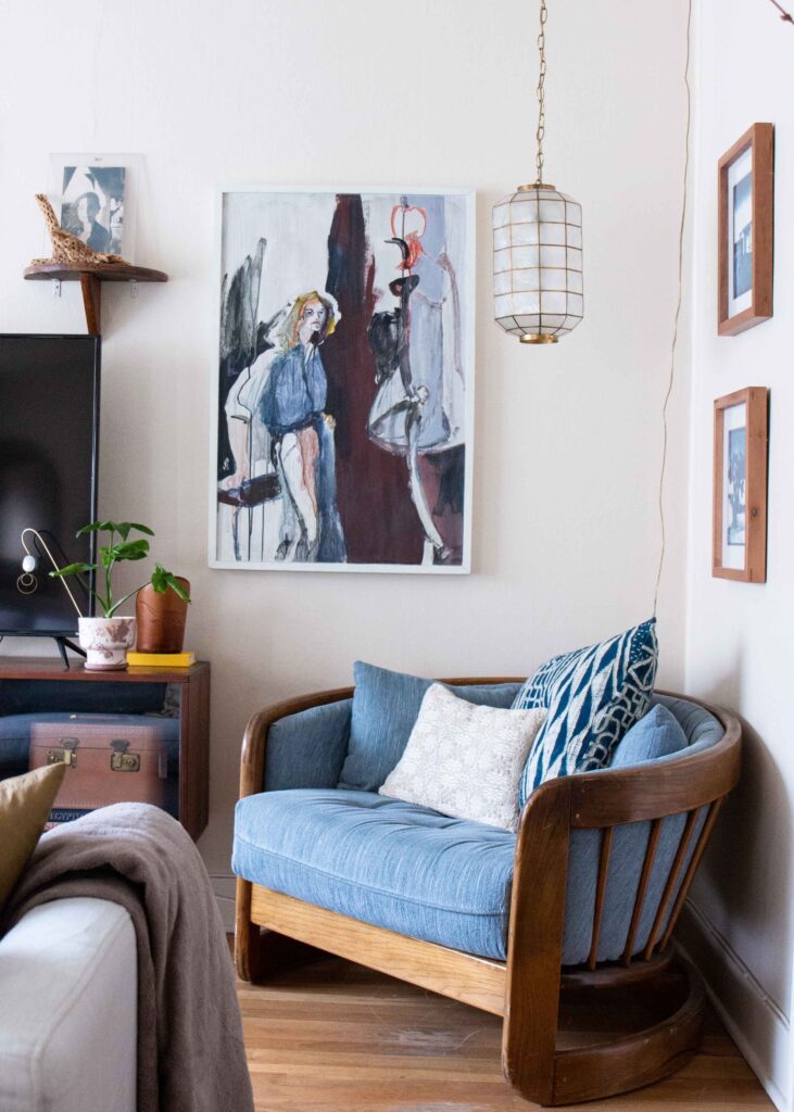 1698476368_Round-Chairs-For-Living-Room.jpg