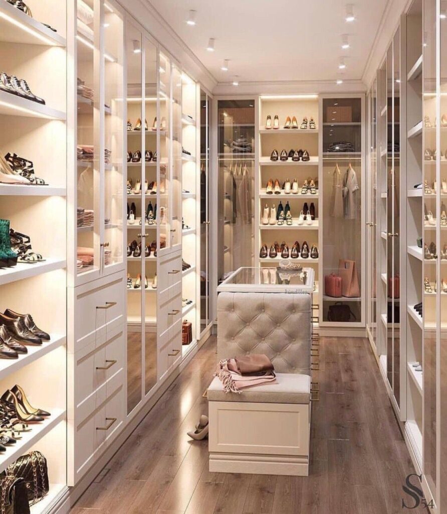 1698477740_Walk-In-Closet.jpg