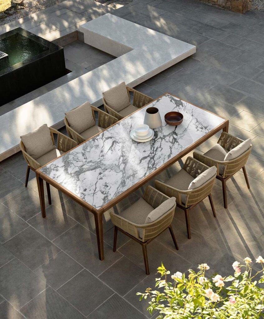 1698485382_Modern-garden-furniture.jpg