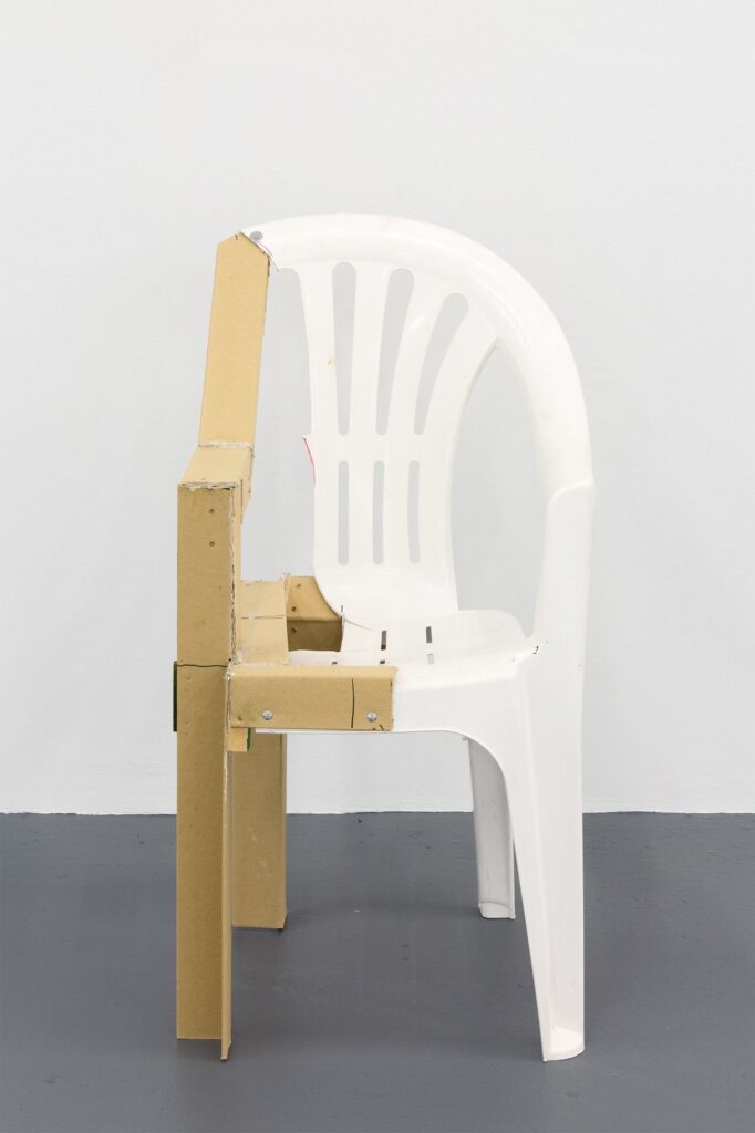 1698486586_Plastic-Chairs.jpg