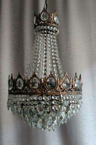 1698489016_antique-chandeliers.jpg