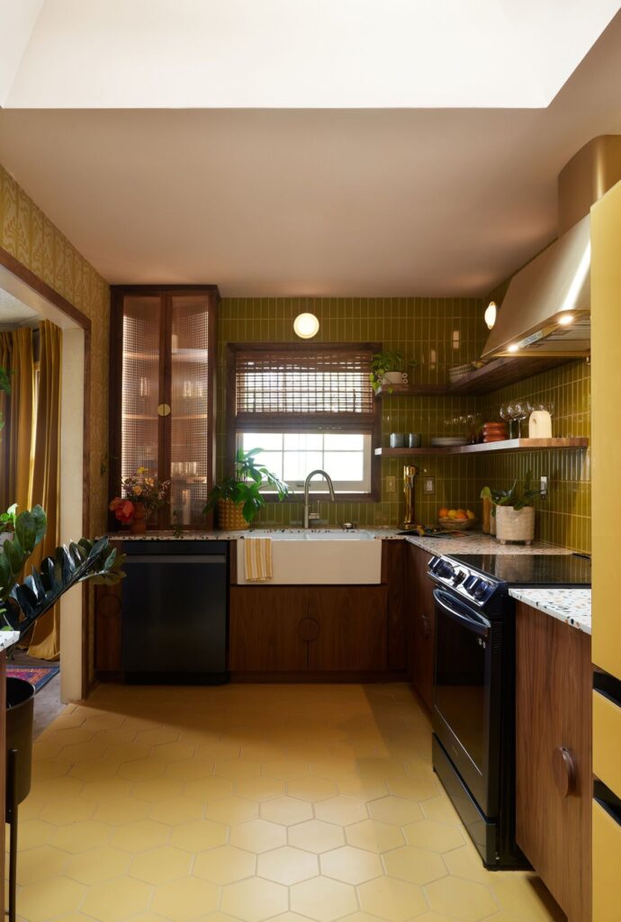 1698494560_Modern-Kitchen-Tiles.jpg
