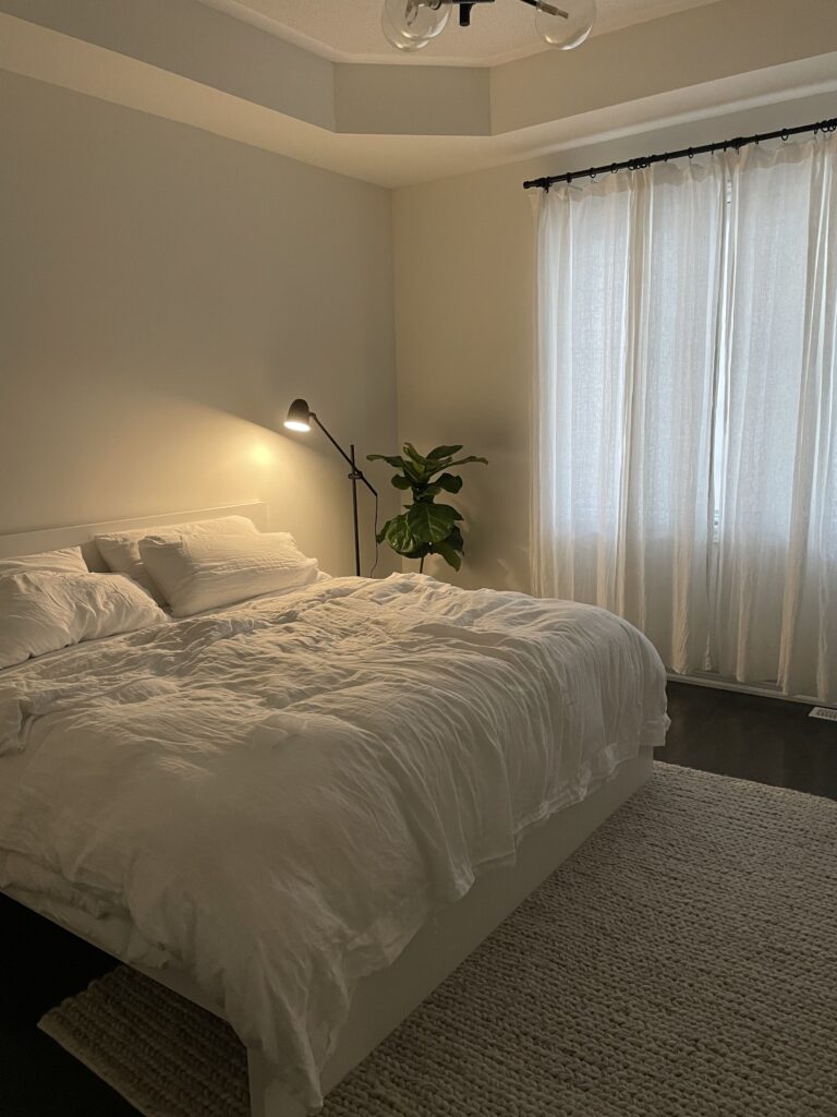 1698497605_White-Bedroom-Furniture.jpg