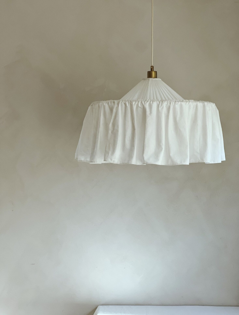 1698498900_Bedroom-Light-Fixtures.png