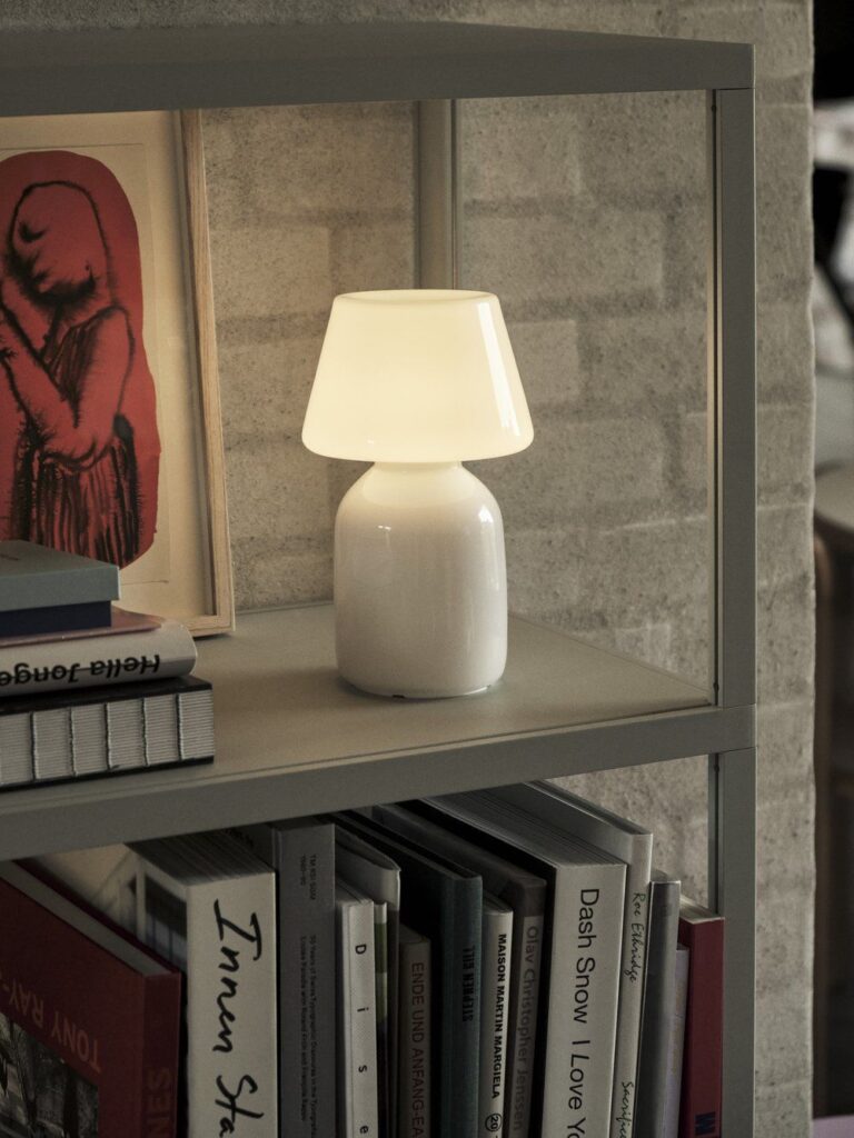 1698502800_LED-table-lamp.jpg