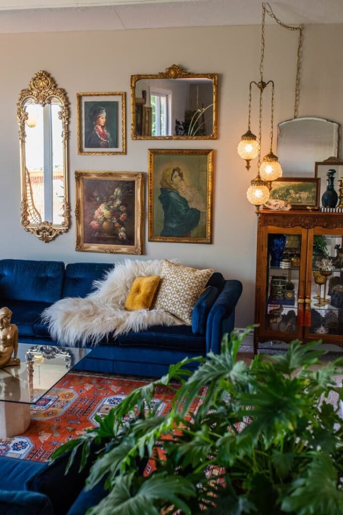 1698507202_Apartment-Living-Room-Furniture.jpg