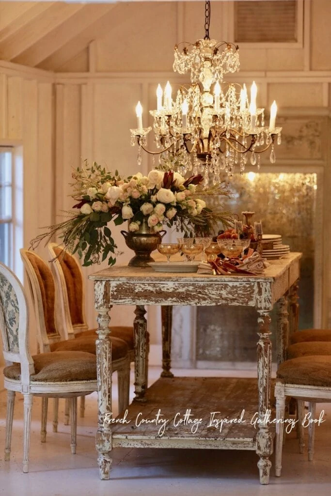 1698509288_Country-style-chandelier.png