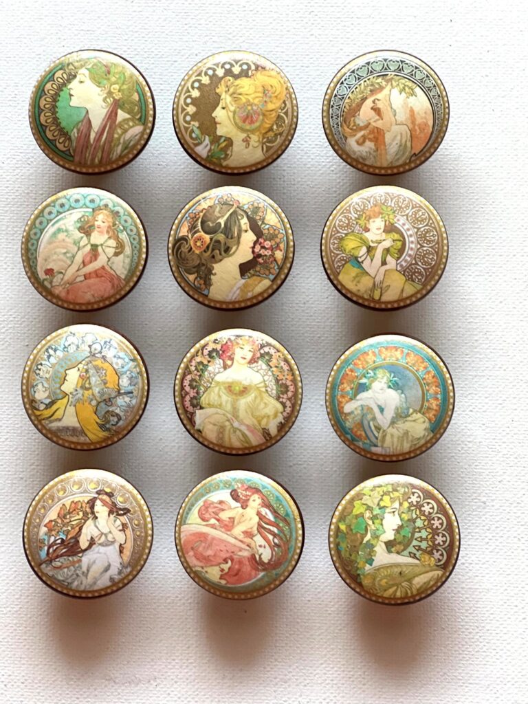 1698509659_Dresser-Knobs.jpg