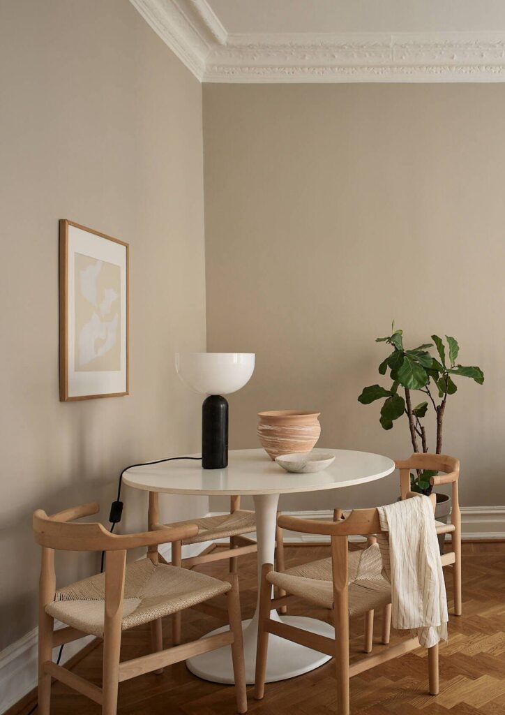 1698512018_Living-Room-Wall-Colors.jpg