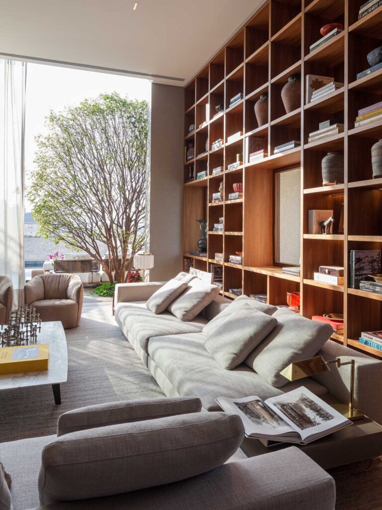 1698512627_Modern-Mounted-Bookshelves.jpg