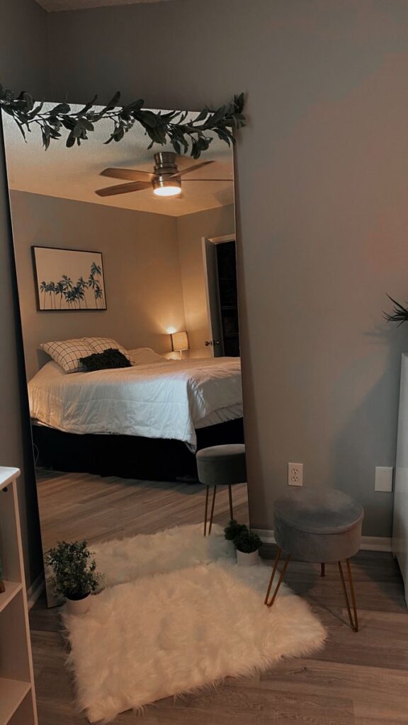 1698516331_Bedroom-Chairs.jpg