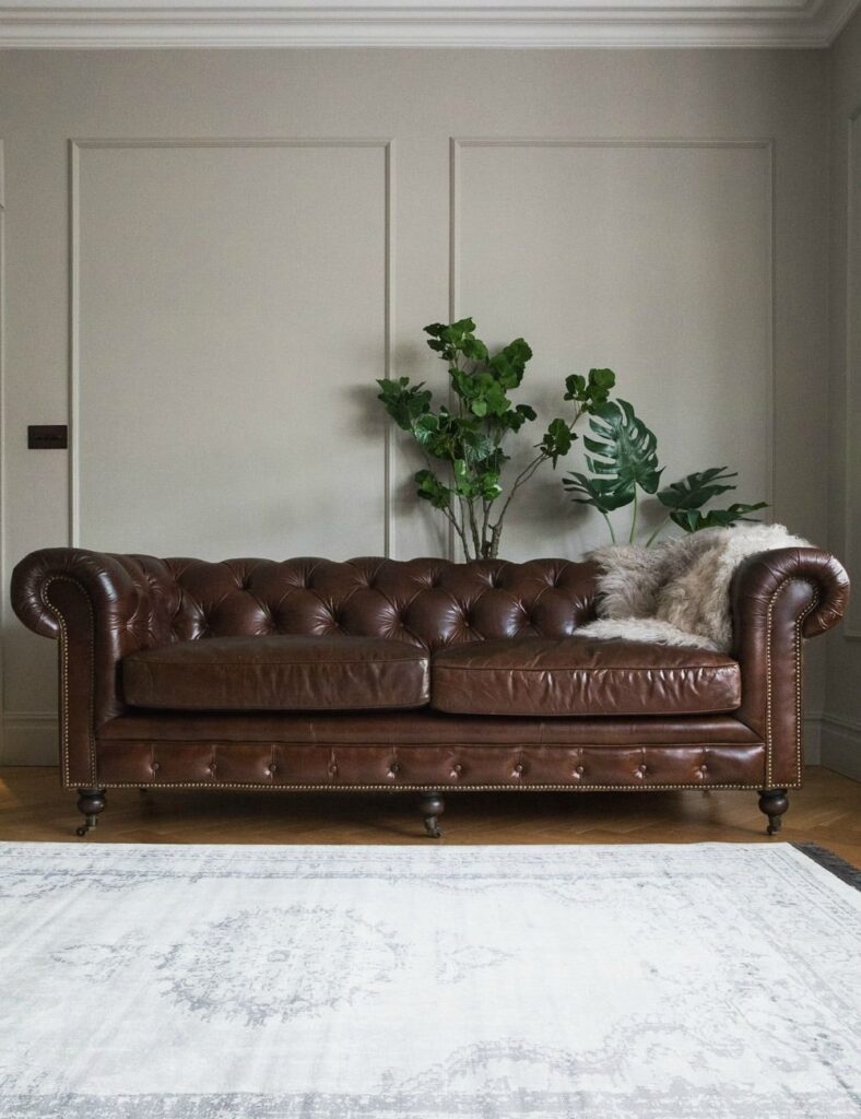 1698516940_Chesterfield-Sofa.jpg