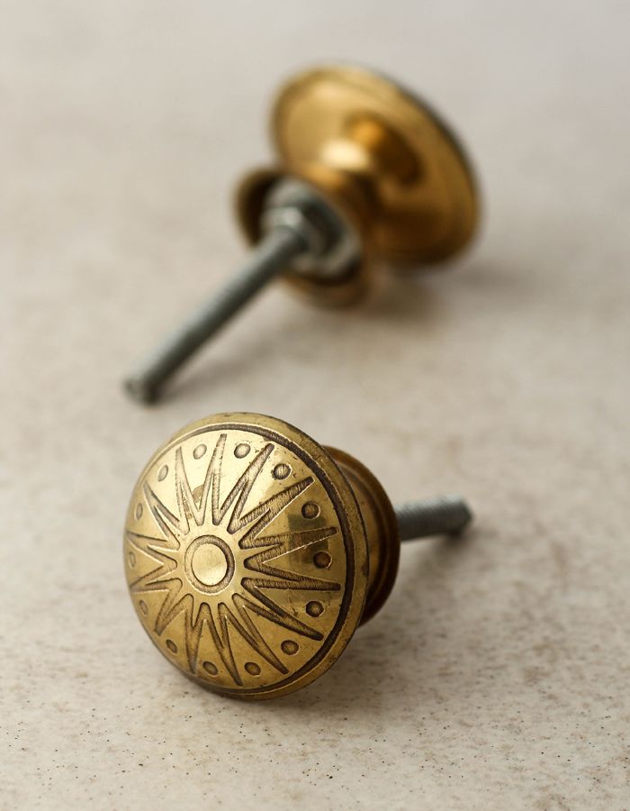 1698517615_Dresser-Knobs.jpg