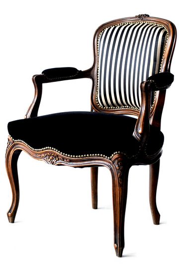 Black Accent Chairs That Make a Bold
  Decorative Statement