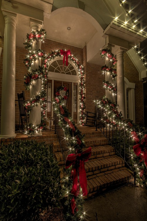 Outdoor-Christmas-Lights.png