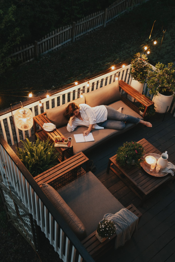 Outdoor-Deck-Furniture.png