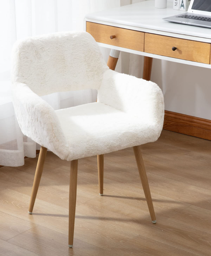 Small-White-Chair.png