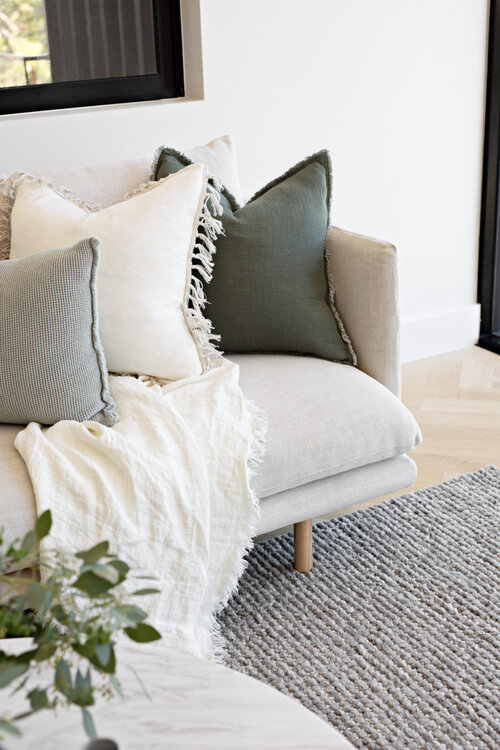 How To Decorate With Scatter Cushions