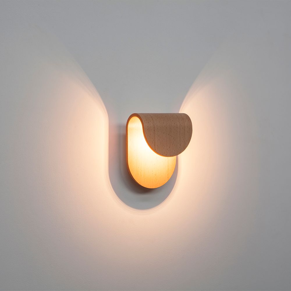 Wall lamps made of wood – Cozy natural
  feeling